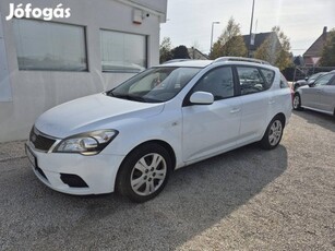 KIA CEE'D SW 1.4 L Tolatóradar