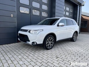 Mitsubishi Outlander 2.2 DI-D Instyle Navi 4WD...