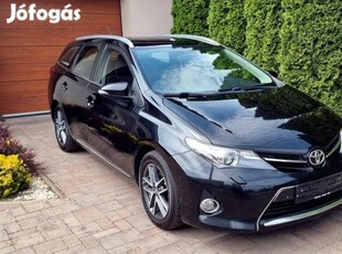 Toyota Auris Touring Sports 1.6 Limited Navi Ül...