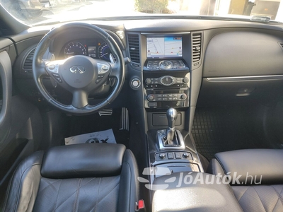 INFINITI QX70