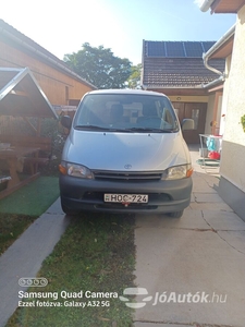 TOYOTA Hi-Ace