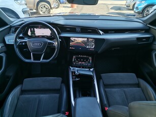 Eladó Audi E-tron