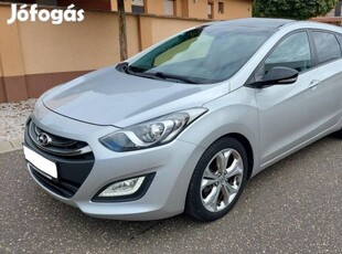 Hyundai I30 CW 1.6 GDi Business Panoráma Digit...