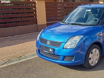 Suzuki Swift 1.3 GLX CD AC 177E Km - Sz.könyv