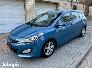 Hyundai I30 CW 1.6 CRDi LP Life Digit.Klíma-Fél...