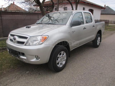 TOYOTA HI LUX Hilux 2.5 D-4D 4x4 Double Comfort 162.E.KM