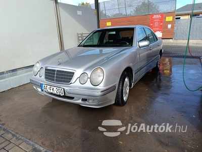 MERCEDES-BENZ E-osztály