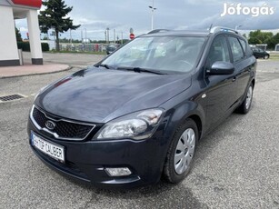 KIA CEE'D SW 1.6 GDI LX man 6seb.szervizkönyv.k...