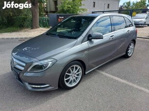 Mercedes-Benz B 180 Blueefficiency Led!Navi!Bőr...