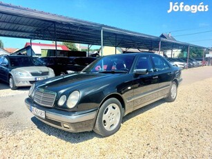 Mercedes-Benz E 300 TD Classic (Automata) Spany...