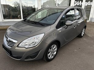 Opel Meriva B 1.4 T Cosmo végig vez. szerv.könyv