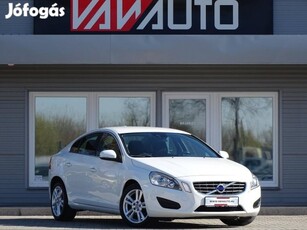 Volvo S60 2.0 D [D3] Momentum Geartronic 153eKM...