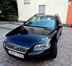 Magyarországi fullos Volvo V50 2.0 HDI (6-os Váltó!) 2 Év Műszaki!