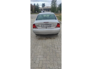 FORD FOCUS 1.6 Ghia