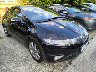 HONDA CIVIC 1.8 Executive Xenon. panorámatető. ülésfűtés. Bőrbelső. t.radar