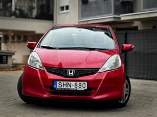 HONDA JAZZ 1.4 Elegance CVT Automata. Végig vezetett szervizkönyv!