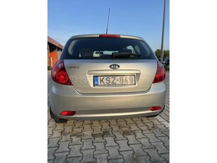 KIA CEE'D 1.4 EX