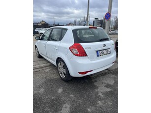 KIA CEE'D 1.4 LX KLÍMÁS. 6 LITERES FOGYASZTÁSSAL. SZERVIZKÖNYVEL!