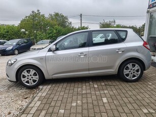 KIA CEE'D 1.6 CRDi EX 140000KM-SZ.KÖNYV-KM GARANCIA-KLÍMA-MEGKÍMÉLT