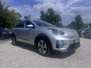 KIA NIRO e-Niro 64kWh Gold NAGY HATÓTÁV MEGBIZHATÓSÁG!! GARANCIÁLIS VEZETETT SZERVÍZKÖNYV