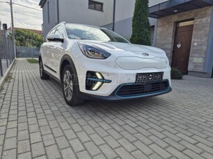 KIA NIRO e-Niro 64kWh Platinum Full extra! Törésmentes. gyári fényezés!