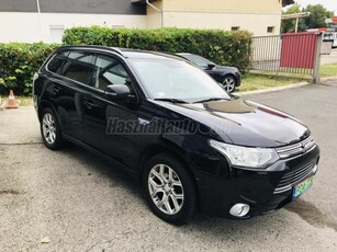 MITSUBISHI OUTLANDER 2.0 PHEV Instyle Navi 4WD CVT // AKÁR 3 ÉV GARANCIA! // 2026.09.-IG ÉRV. MŰSZAKI!