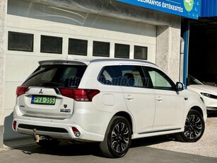 MITSUBISHI OUTLANDER 2.0 PHEV Intense Plus 4WD CVT 3 év Garancia - Vezetett Szervkönyv - Karambol mentes