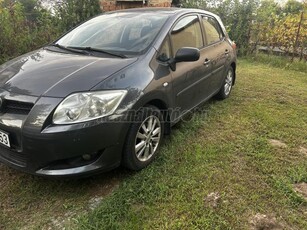 TOYOTA AURIS 1.6 Executive M M