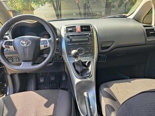 TOYOTA AURIS 2.0 D-4D Sol 2009