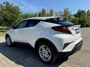 TOYOTA C-HR 1.8 Hybrid Comfort Business e-CVT SÉRÜLÉSMENTES.ÜLÉS FŰTÉS. NAVIGÁCIÓ. TOLATÓ-KAMERA.FRISS SZERVIZ