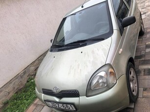 TOYOTA YARIS 1.0 Linea Terra