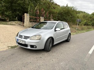 VOLKSWAGEN GOLF V 1.9 PD TDI Sportline