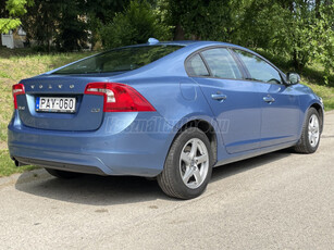 VOLVO S60 2.0 D [D3] Kinetic Geartronic