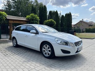 VOLVO V60 2.0 D [D3] Geartronic