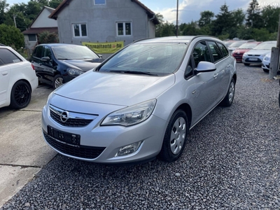 Opel Astra Sports Tourer 1.7 CDTI Cosmo Névre Í...