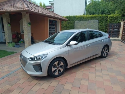 HYUNDAI IONIQ electric Premium (Automata) ÁLOM ÁLOM ÁLOM ÁLLAPOT minden extra 4 új gumi