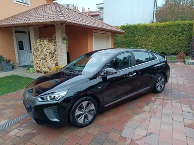 HYUNDAI IONIQ electric Premium (Automata) TELJES EXTRA ülésszellőztetés tetőablak KIVÁLÓ ÁLLAPOTBAN