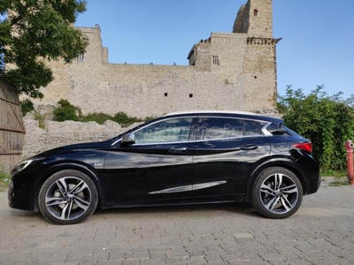 INFINITI Q30 2.2d Sport City Black DCT AWD