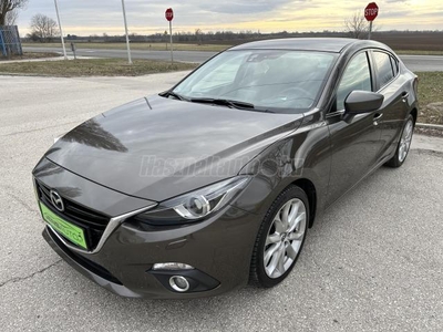 MAZDA 3 2.0 Revolution Top SZERVIZKÖNYV