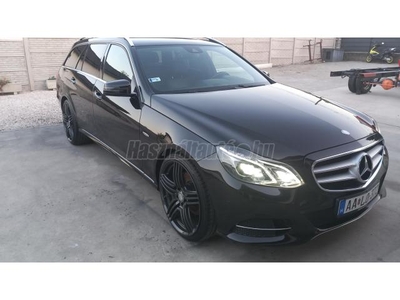 MERCEDES-BENZ E 220 BlueTEC 4Matic T Avantgarde (Automata)