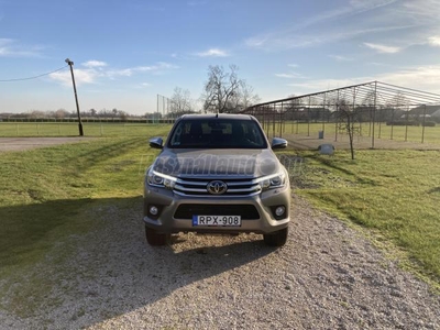 TOYOTA HI LUX Hilux 2.4 D-4D 4x4 Double Executive