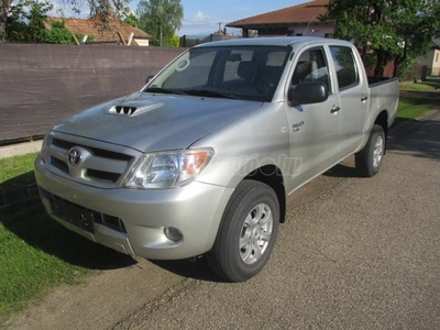 TOYOTA HI LUX Hilux 2.5 D-4D 4x4 Double Comfort 160E.KM