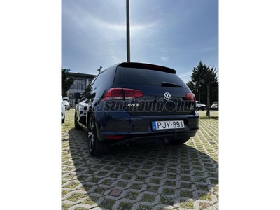 VOLKSWAGEN GOLF VII