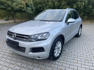 VOLKSWAGEN TOUAREG 4.2 V8 TDI Tiptronic ic Full extra..Navi.Bőr .Vonóhorog.R-Line..Vezetett szervizkönyv..Téli gumi