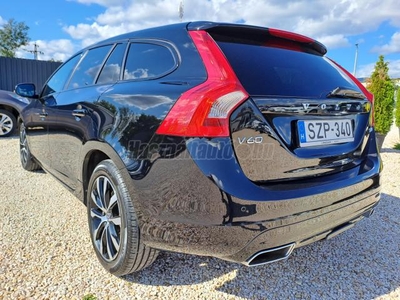 VOLVO V60 2.0 D [D3] Momentum Geartronic / NAVI / BŐR / SZERVÍZKÖNYV /