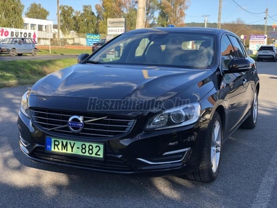 VOLVO V60 2.4 D [D6] PHEV AWD Summum Geartronic