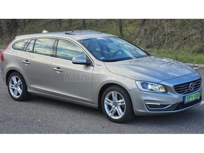 VOLVO V60 2.4 D [D6] PHEV AWD Summum Geartronic