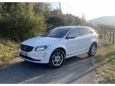 VOLVO XC60 2.0 D [D4] Summum FWD