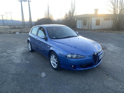 ALFA ROMEO 147 1.6 T.S. Black Line