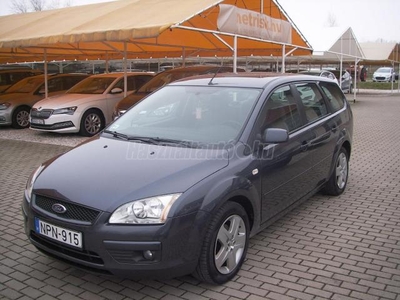 FORD FOCUS 1.6 Collection MEGKÍMÉLT.SZERVIZELT.VONÓHORGOS